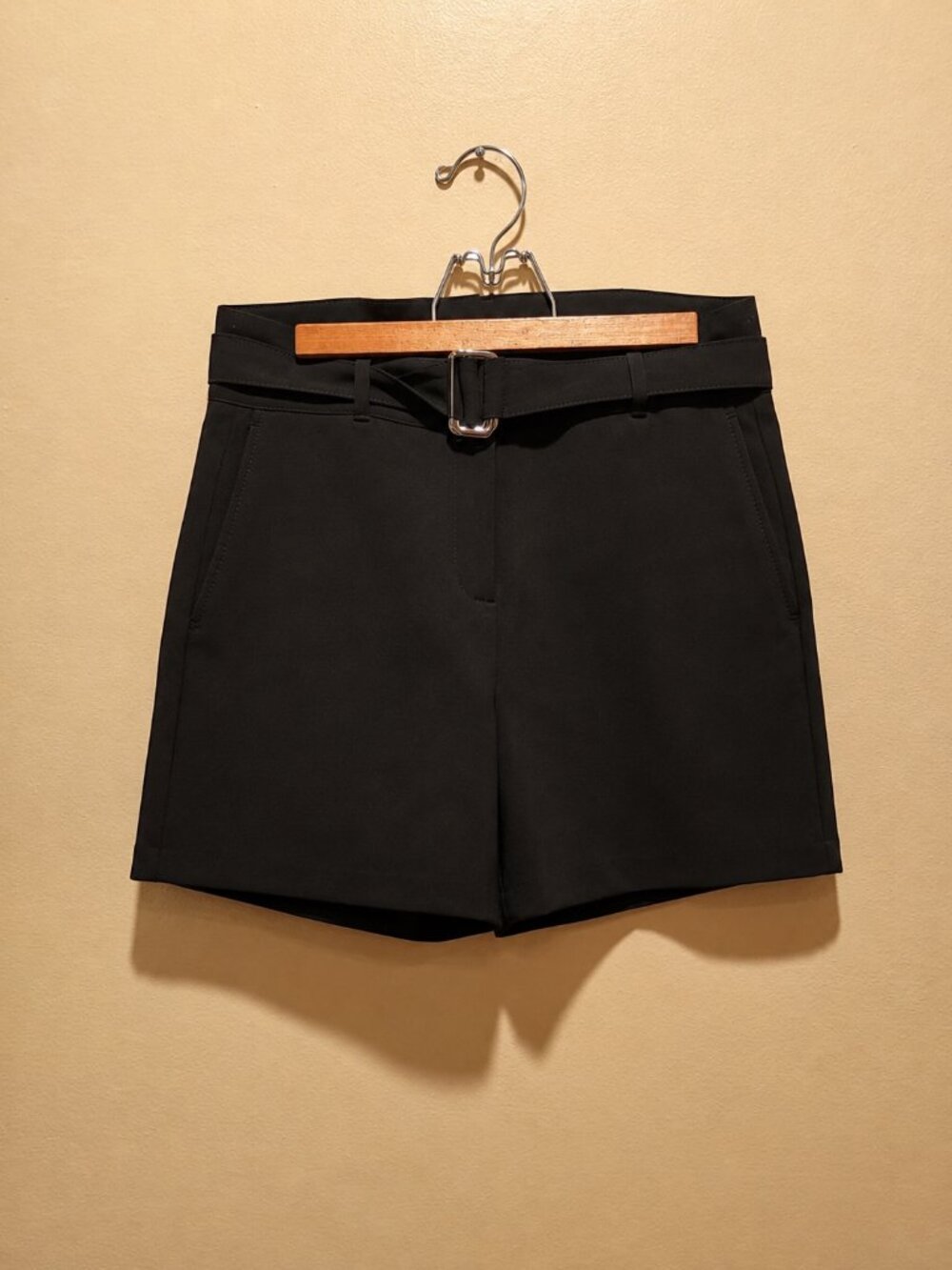 White House Black Market Black Belted Tailored Shorts NWT Size 6